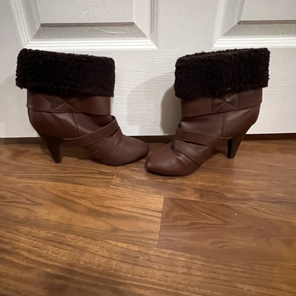 Colin Stuart Brown Leather Fur Bootie Boots Size 8 - Picture 7 of 9